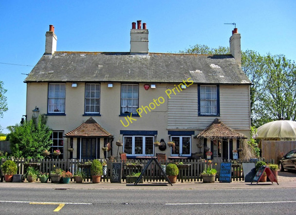 Photo 6"x4" The Warren Inn, Dymchurch Road New Romney c2010