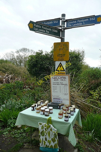 Photo 6"x4" Luccombe Jam Man Shanklin c2010