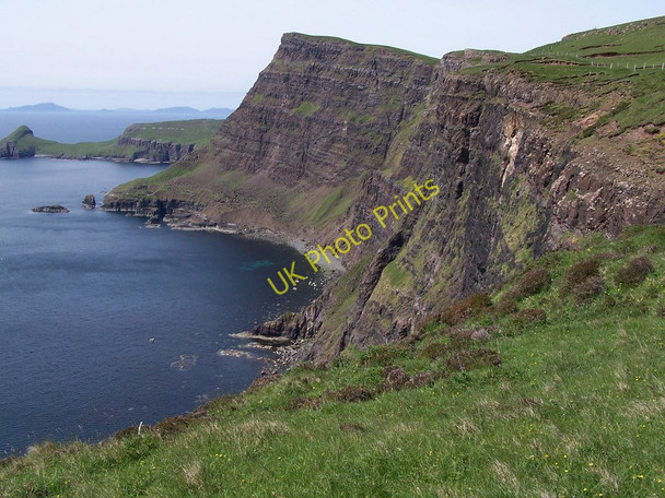 Photo 6"x4" Cliffs towards Waterstein Head Borrodale c2010