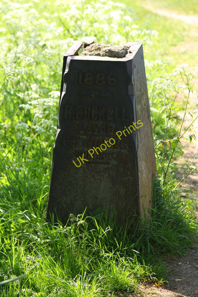 Photo 6"x4" The former county boundary stone at Godstow Wolvercote c2010