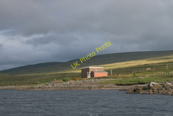Photo 6"x4" Power station on Loch Shin Creanich c2010