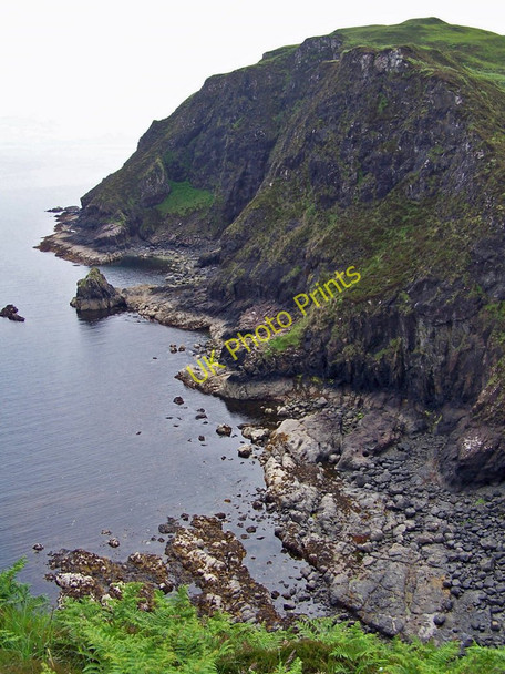 Photo 6"x4" Cliffs below Ard Beag Camas na h-Uamha c2010
