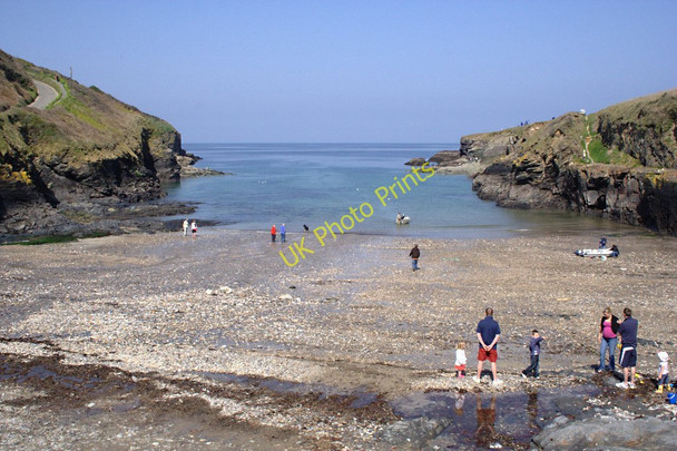 Photo 6"x4" Port Gaverne Harbour Port Gaverne c2010