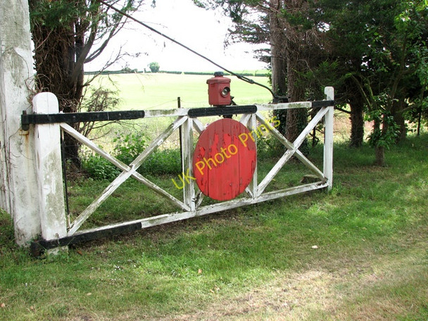 Photo 6"x4" Sedgeford station - the old crossing gate Sedgeford c2010