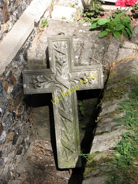 Photo 6"x4" St Peter's church in Cringleford - churchyard Cringleford c2010