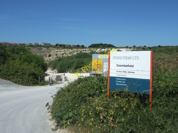 Photo 6"x4" Quarry entrance, Portland Easton\/SY6971 c2010