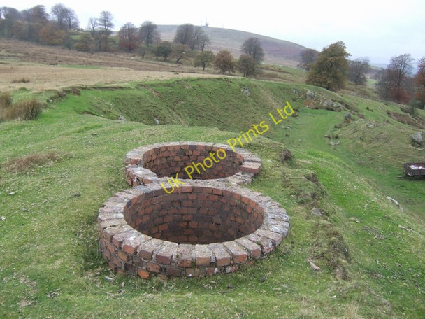 Photo 6"x4" Figure of eight Cleeton St Mary c2007