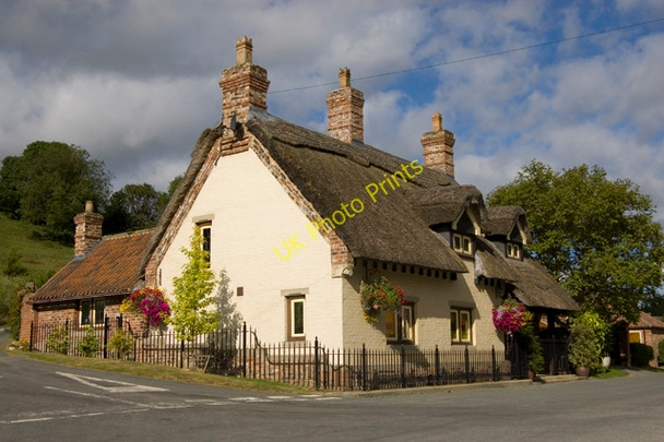 Photo 6"x4" Thatched cottage, Thixendale Thixendale c2010
