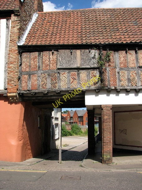 Photo 6"x4" Passage leading to the Old Barge Yard Norwich c2010