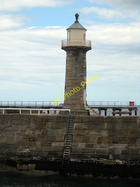 Photo 6"x4" East Pier Lighthouse (1) Whitby\/NZ8910 c2010