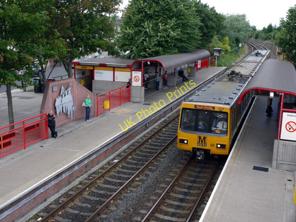 Photo 6"x4" Jarrow Metro Station Hebburn c2010