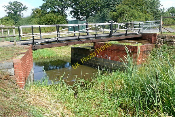 Photo 6"x4" Haybarn Bridge Strood Green\/TQ0224 c2010 P1