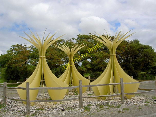 Photo 6"x4" Sculpture in the car park Pen-l\u00f4n c2010