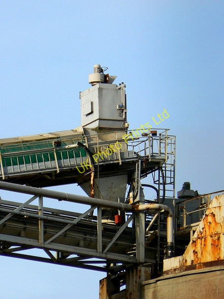 Photo 6"x4" Silo close-up, St Andrew's Road railway station, Avonmouth Avonmouth c2007