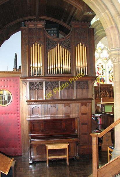 Photo 6"x4" St Faith's church in Gaywood - the church organ King's Lynn c2010