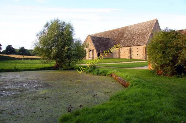 Photo 6"x4" Looking over the pond towards the Great Barn Faringdon c2010