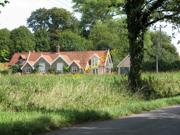 Photo 6"x4" The Old School, Besthorpe Attleborough\/TM0495 c2010