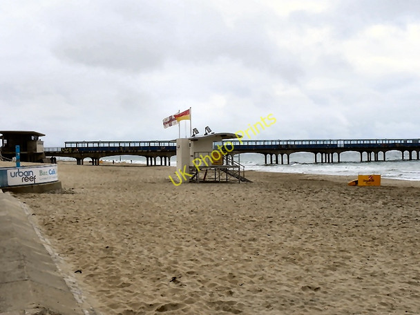 Photo 6"x4" Boscombe Beach, Lifeguard Hut Boscombe\/SZ1191 c2010