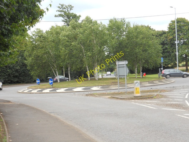 Photo 6"x4" Busy roundabout on the A449 Wall Heath c2010
