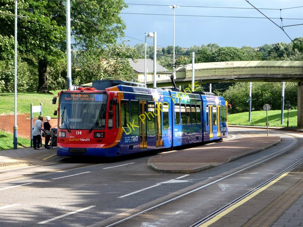 Photo 6"x4" Sheffield Supertram at the Park Grange stop Sheffield\/SK3587 c2010