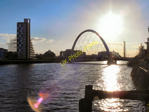 Photo 6"x4" Clyde Arc Glasgow c2010