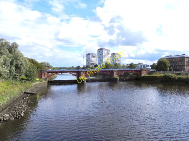 Photo 6"x4" River Clyde, Pipe Bridge and Weir Glasgow c2010