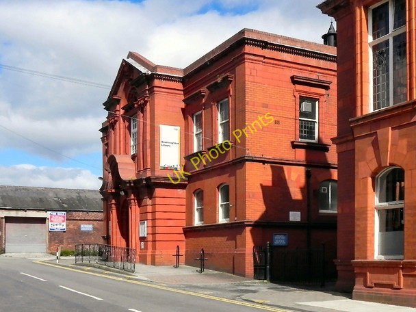 Photo 6"x4" Westhoughton Library Westhoughton c2010
