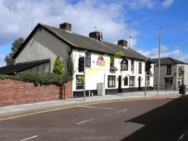 Photo 6"x4" The White Lion Westhoughton c2010