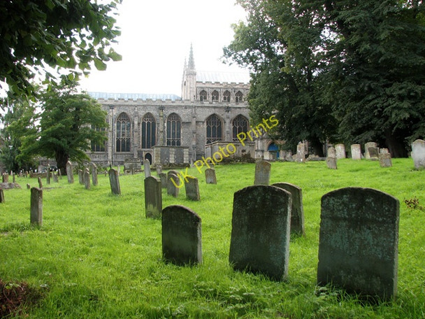 Photo 6"x4" The vast churchyard at St Mary's, Bury St Edmunds Bury St Edmunds c2010