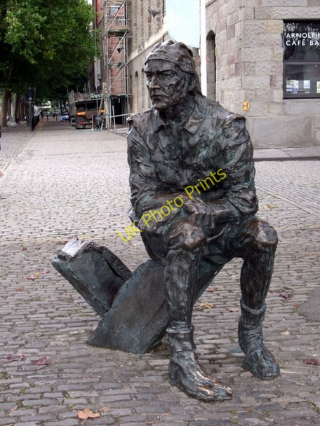 Photo 6"x4" John Cabot statue Bedminster c2010