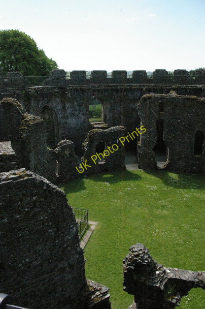 Photo 6"x4" Restormel Castle: inside the keep Lostwithiel c2010 P1