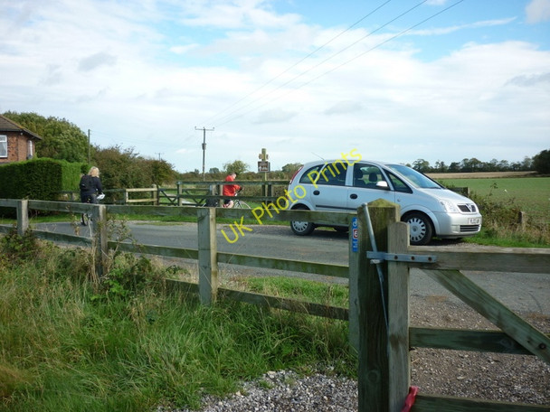 Photo 6"x4" The Trail crosses the Goxhill to Great Hatfield Road Seaton\/TA1646 c2010