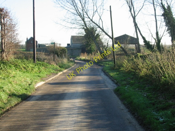 Photo 6"x4" View along the road to Ware Ware\/TR2760 c2007