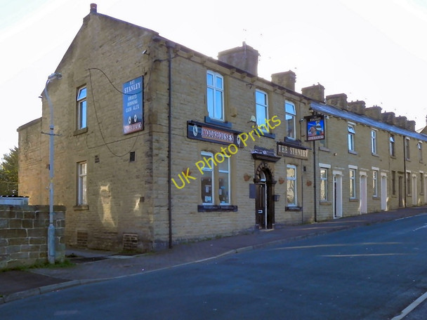 Photo 6"x4" The Stanley Burnley c2010