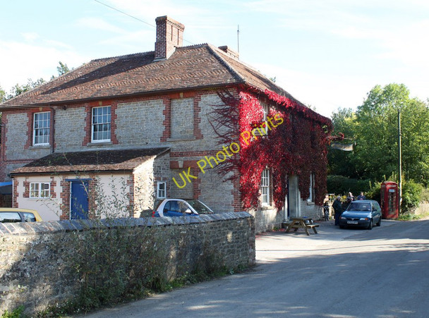 Photo 6"x4" 2010 : Seymour Arms with virginia creeper and phone box Witham Friary c2010