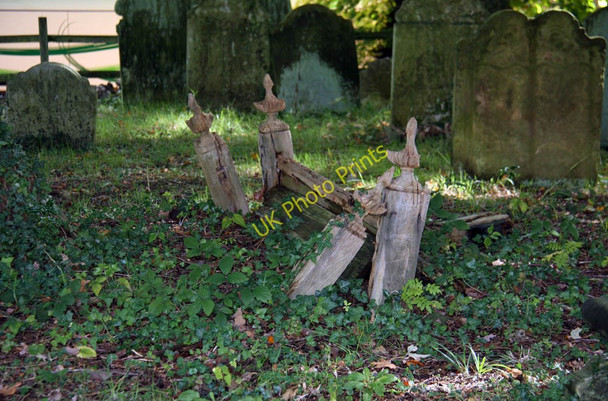 Photo 6"x4" St Bartholomew, Burstow, Surrey - Churchyard Burstow c2010
