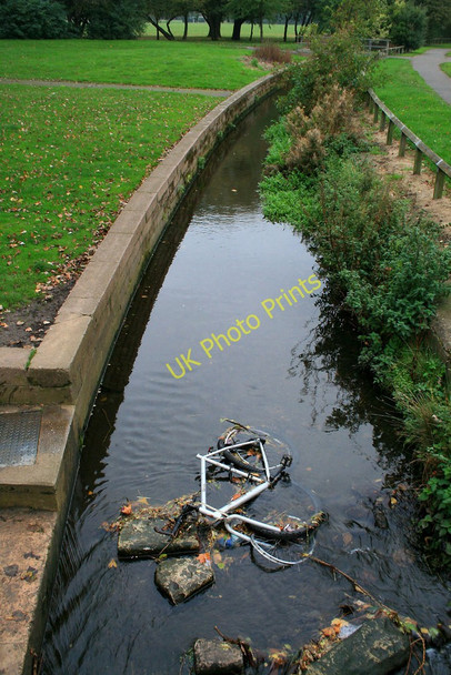 Photo 6"x4" A bike in Golden Brook Long Eaton c2010