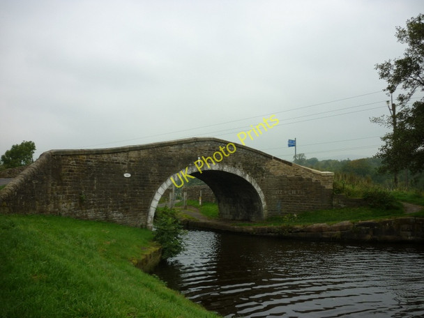 Photo 6"x4" Bridge #142 on the Leeds & Liverpool Canal Barrowford c2010