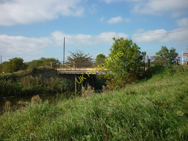 Photo 6"x4" A road bridge over the Market Weighton Canal Broomfleet c2010