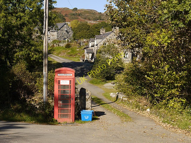Photo 6"x4" Phone box in Hirgwm Llechfraith c2010