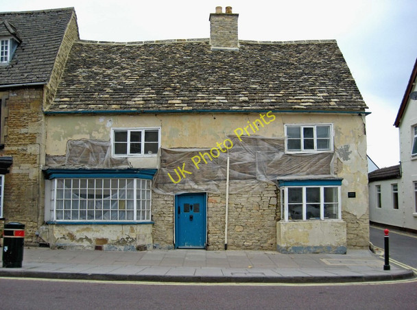 Photo 6"x4" Medieval timber-framed house at 46 High Street Cricklade c2010