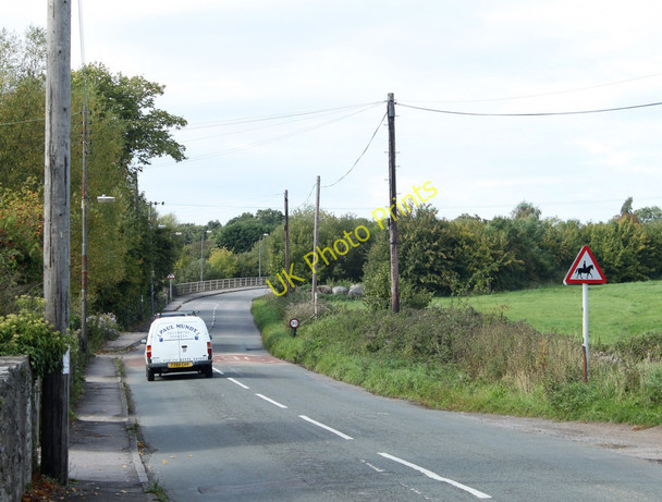 Photo 6"x4" 2010 : Abbots Road looking west Keynsham\/ST6568 c2010