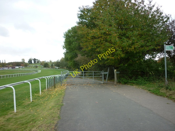 Photo 6"x4" A public footpath at Pontefract Park Racecourse Featherstone\/SE4220 c2010