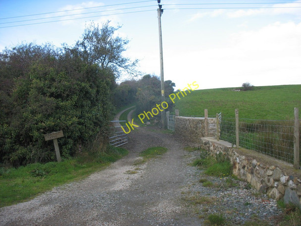 Photo 6"x4" Farm access road to Fferm Bodeilian Pentreuchaf c2010