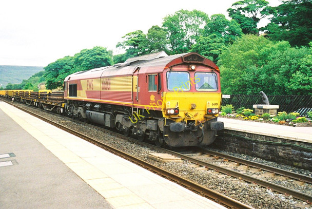 Photo 6"x4" Engineers train at Garsdale Station Garsdale Head c2010