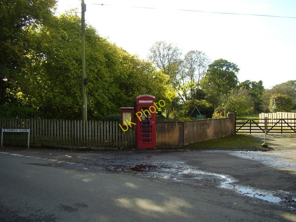 Photo 6"x4" The village telephone Box Aylesbeare c2010