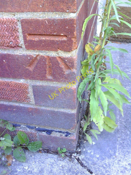 Photo 6"x4" Benchmark on #108 Weedon Road Aylesbury c2010