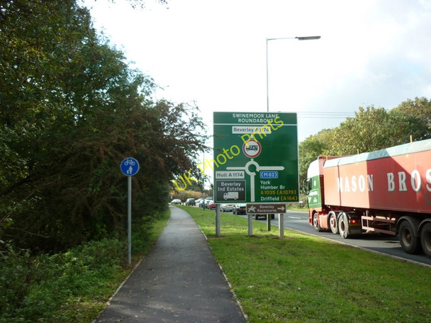 Photo 6"x4" Approaching Swinemoor Lane Roundabout Beverley c2010