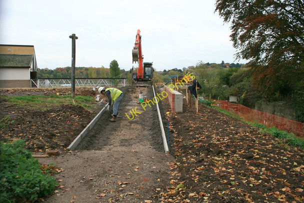 Photo 6"x4" Flood wall nears completion Beeston\/SK5236 c2010