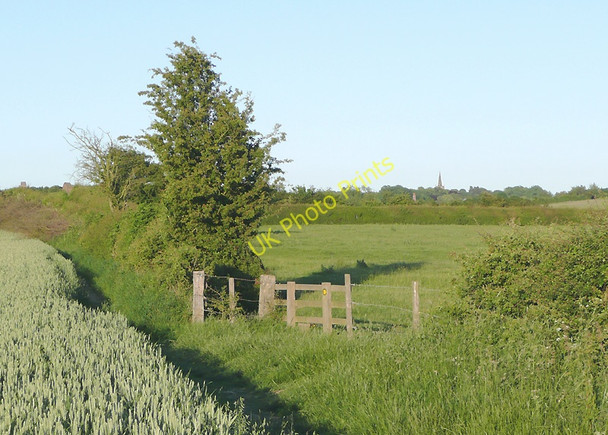 Photo 6"x4" Footpath across fields to Market Bosworth, Leicestershire Market Bosworth c2010